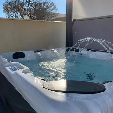 D'hotes Chez Thierry Saint-Laurent-dʼAigouze